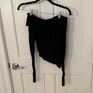 superdown Black Off-Shoulder Long Sleeve Top